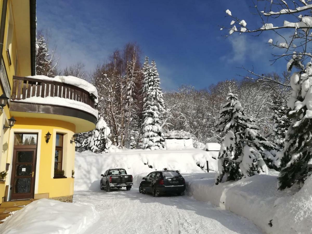 Lucni Dum Hotel Янске Лазне Екстериор снимка